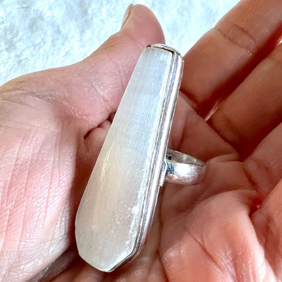 925 Huge RAW Selenite Crystal Charge Coffin Ring 8.25 - Picture 5 of 8